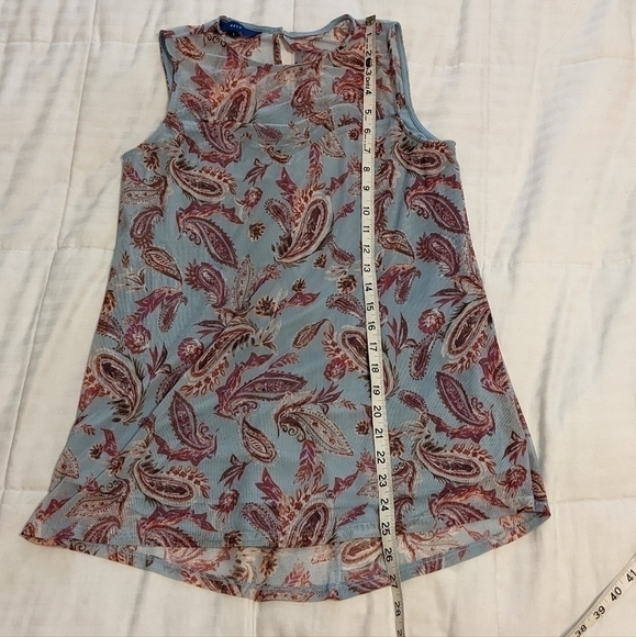 Apt. 9 sleeveless top with slightly sheer shoulder panel size small - Picture 2 of 10